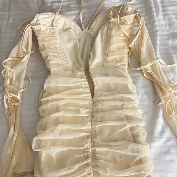 Cream mini dress - Picture 2 of 3